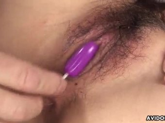 Examining her wet pussy and she gets to cum